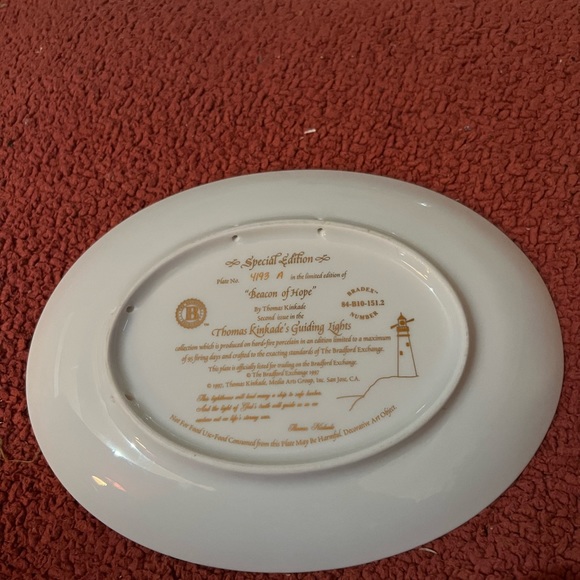 Thomas Kinkade Lamplight Village collection of 4 plates - Picture 10 of 10